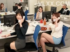 Cô học trò đến nhà an ủi thầy giáo vừa cãi nhau với vợ