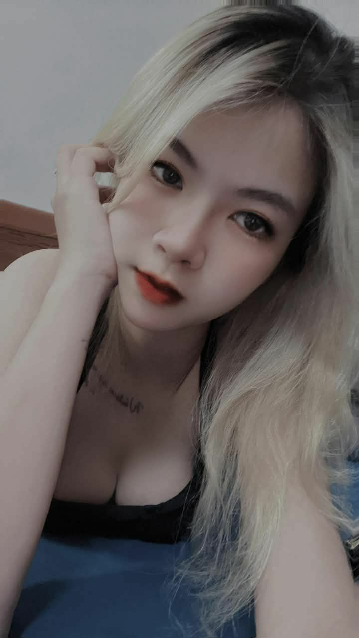 Ngồi nhìn bồ bị người khác Nắc rồi quay tay